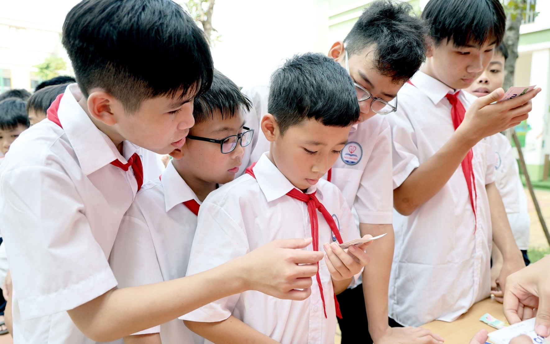 School Tour 2025  “Green sprouts to school” officially kicks off at Giang Bien Secondary School